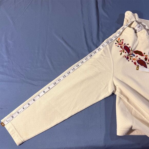 Baxter Wells Petite Ivory Floral Embroidered Henley Top Size L - Picture 6 of 8